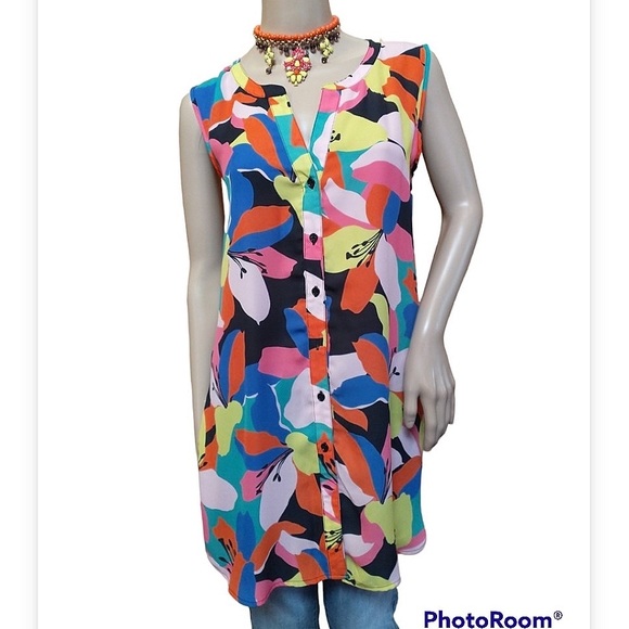 Spense Tops - Spense High/Low Button Down Bright Floral Sleeveless Top